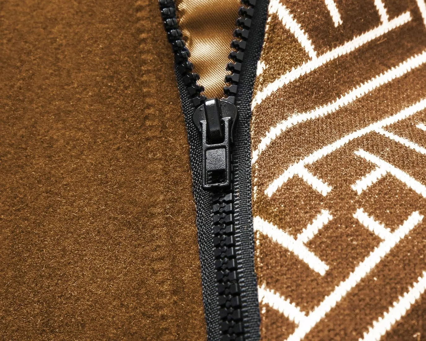 CHARTOU Men's Stylish Scarf Single Breasted Wool Walker Coat Thick Winter Jacket-6 Colors
