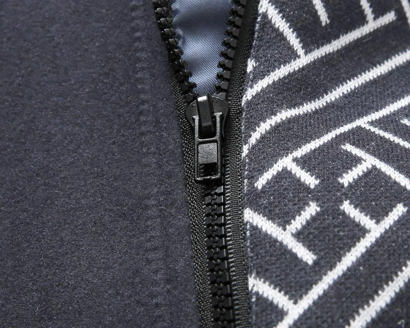 CHARTOU Men's Stylish Scarf Single Breasted Wool Walker Coat Thick Winter Jacket-6 Colors