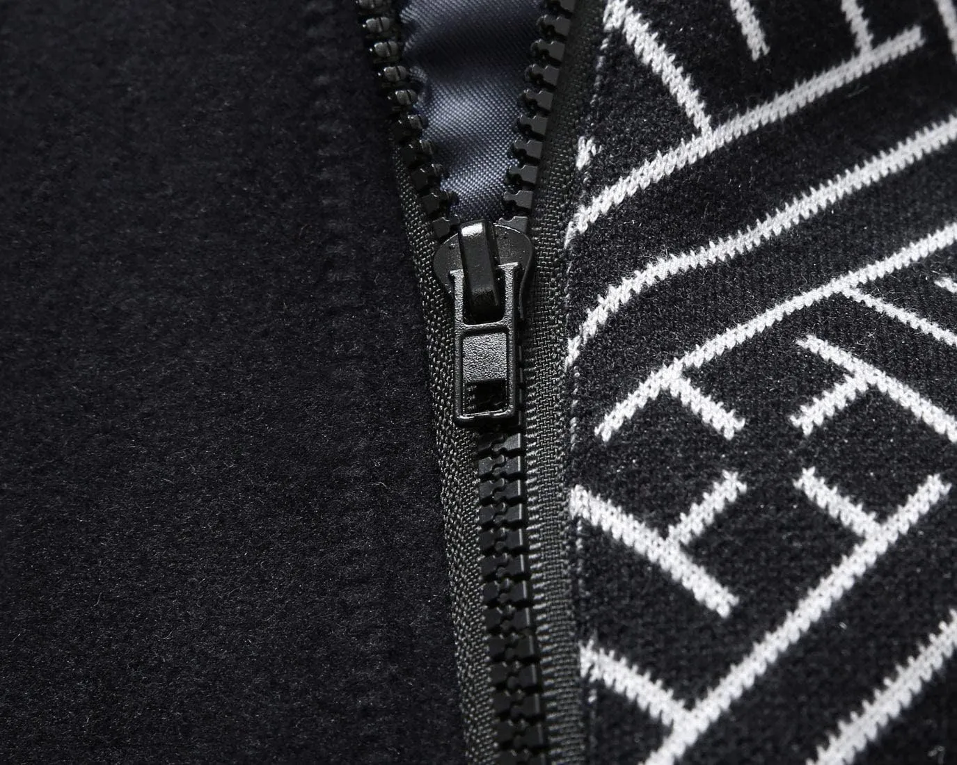 CHARTOU Men's Stylish Scarf Single Breasted Wool Walker Coat Thick Winter Jacket-6 Colors