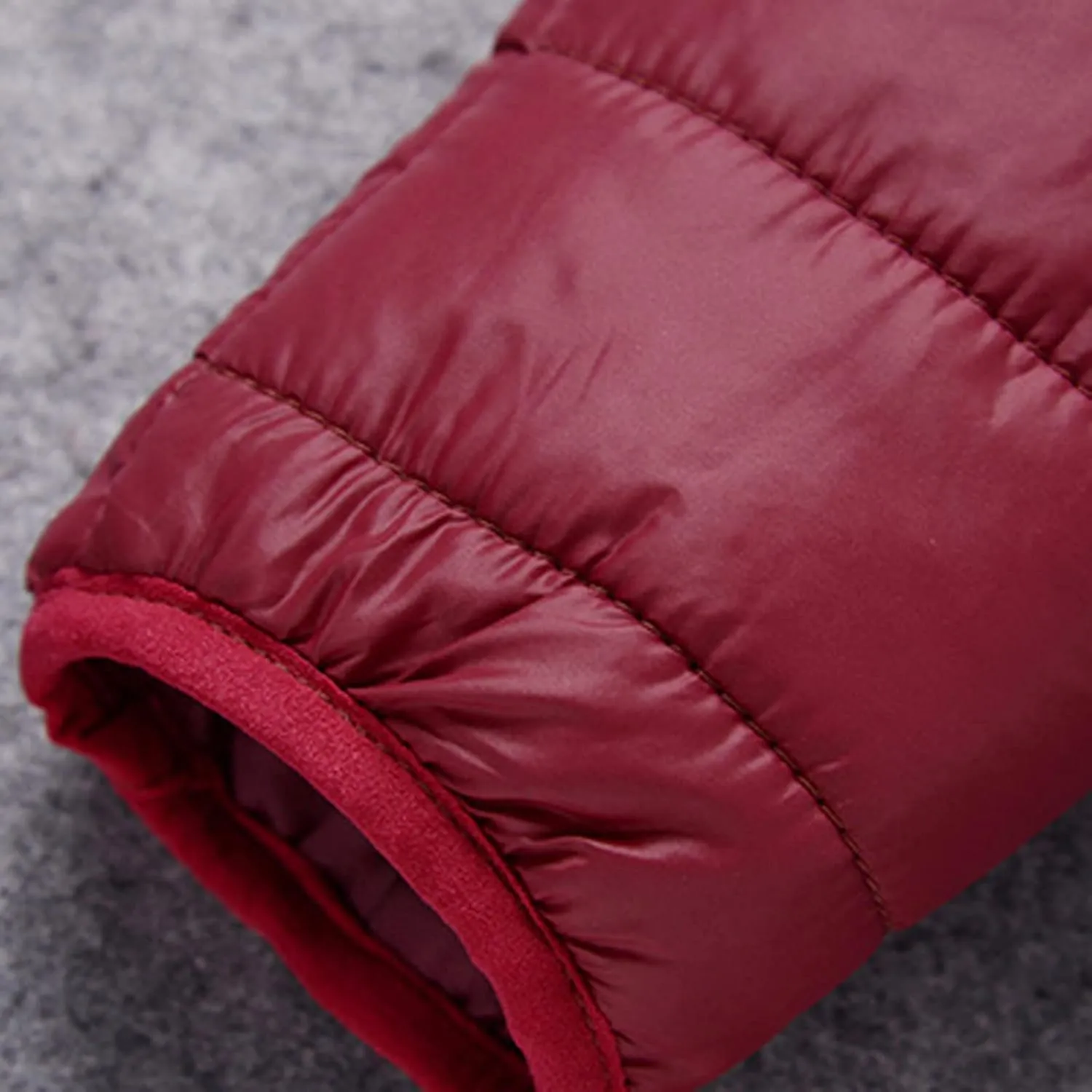 Men's Puffer Jacket Slim Fit Lightweight Down Coat with Hood Packable Quilted Jacket Casual Warm Winter Jacket