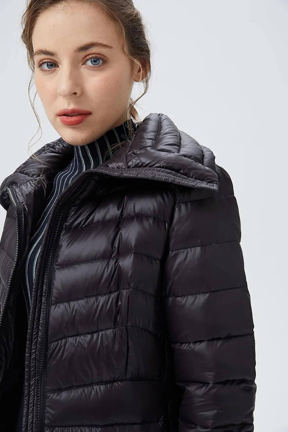 Orolay Women's Lightweight Winter Down Jacket Quilted Packable Warm Coat with Wide Collar