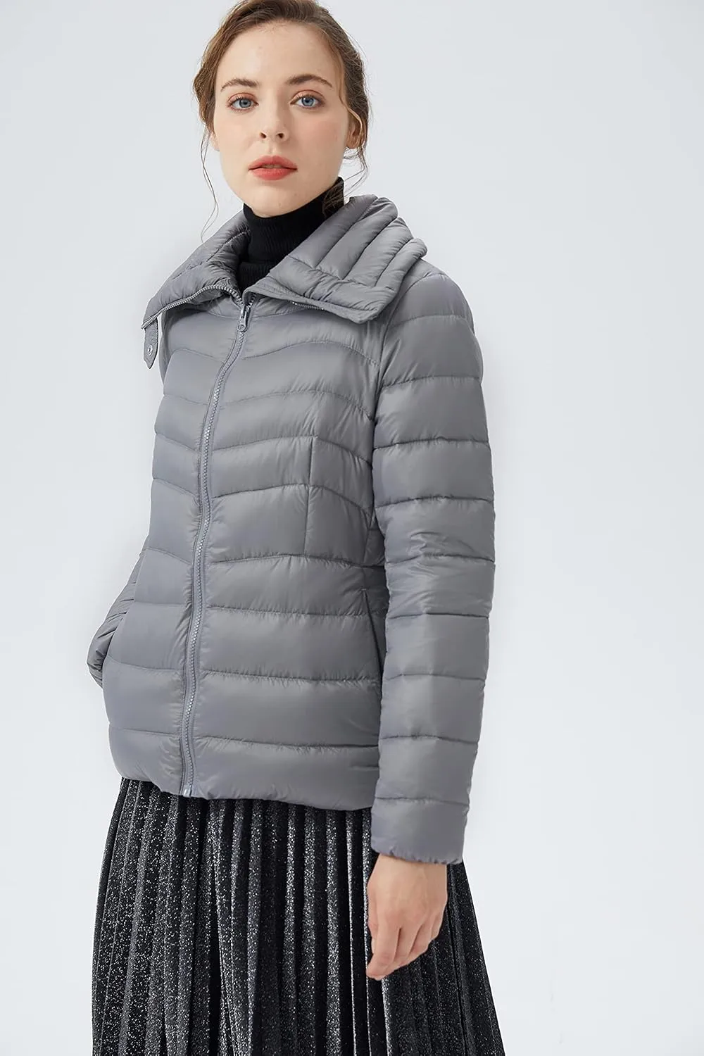 Orolay Women's Lightweight Winter Down Jacket Quilted Packable Warm Coat with Wide Collar