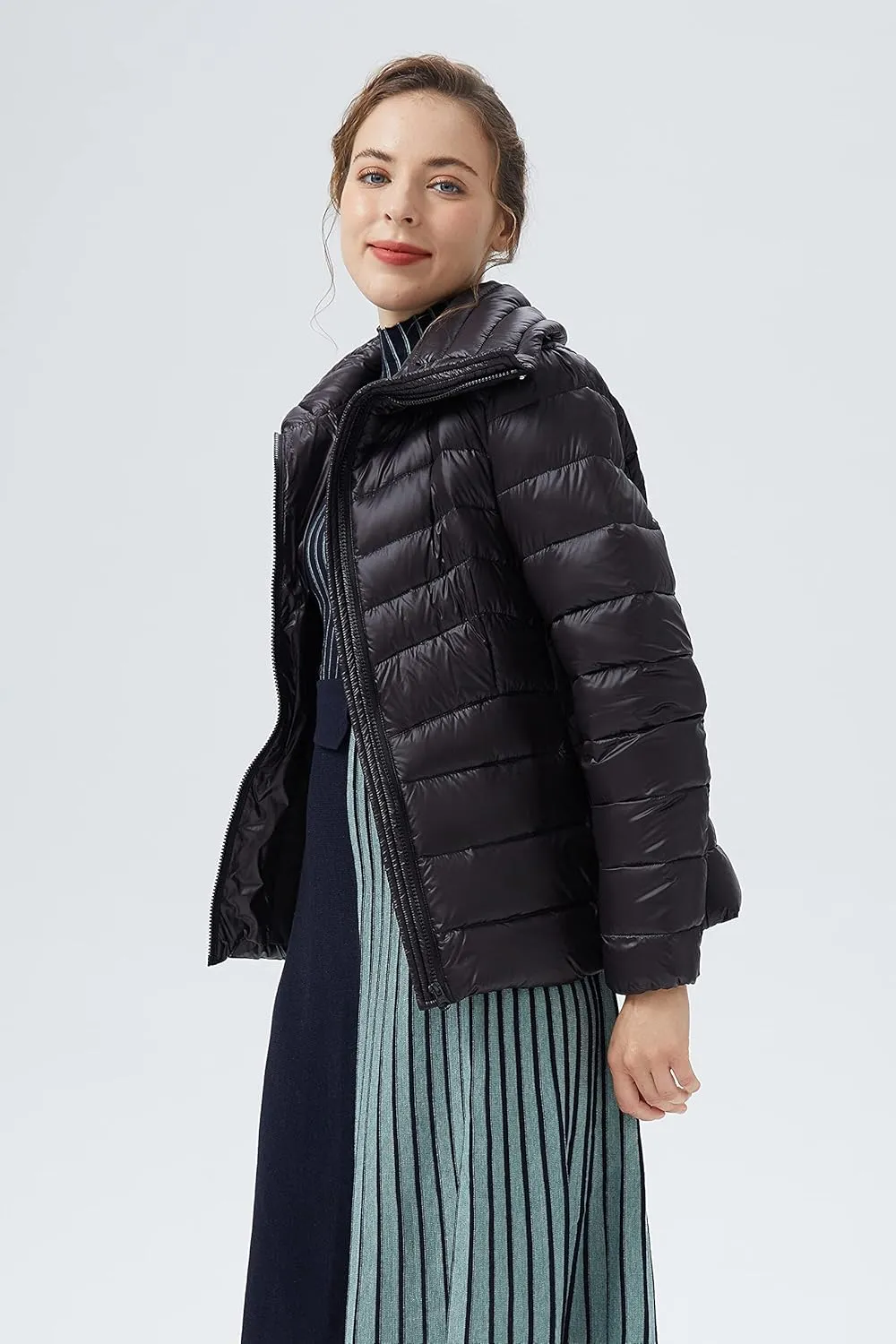 Orolay Women's Lightweight Winter Down Jacket Quilted Packable Warm Coat with Wide Collar