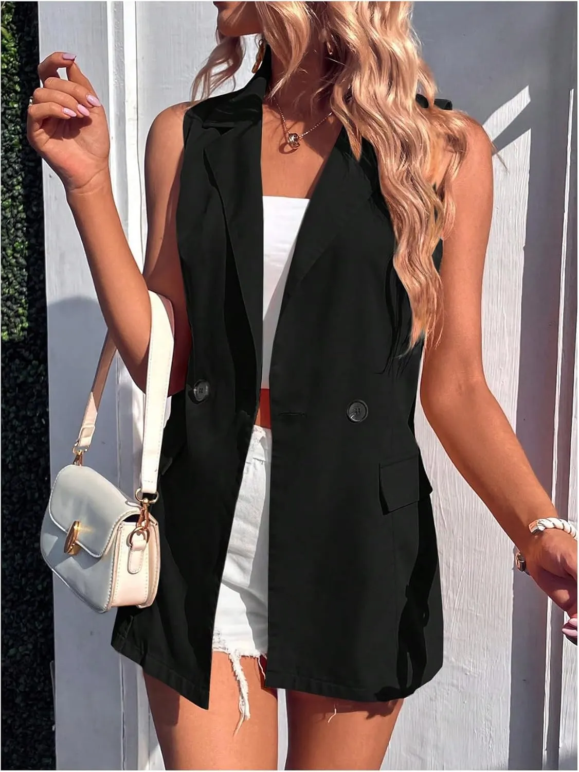 WDIRARA Women's Button Down Sleeveless Blazer Lapel Neck Casual Dressy Jacket Waistcoat