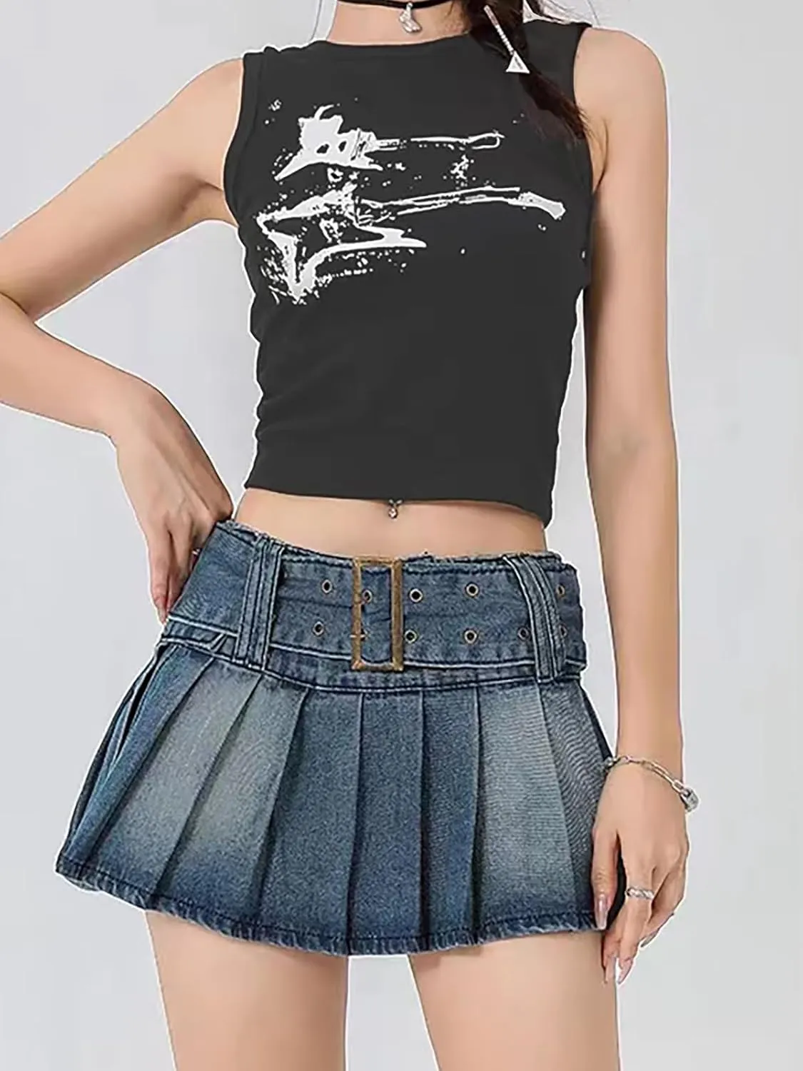 Xineicy Women's Star Sleeveless Crop Top Vintage Y2k Tops Round Neck Racerback Tank Tops Casual Tee